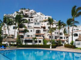 Condominio Puerto Las Hadas, hotel v mestu Manzanillo