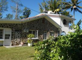 Villa Karel With Beach For Very Relaxing Holidays, hotel v destinaci Surinam