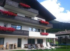 Pension Tirol, quarto em acomodação popular em San Valentino alla Muta