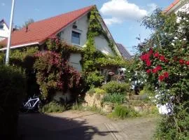 Möbliertes Zimmer, Plüderhausen