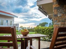 Royalty Suites Seaside, hotel in Nikiti