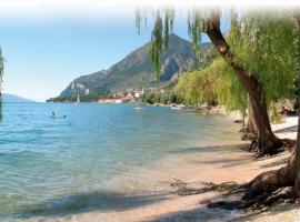HOLIDAY APARTAMENTS: Desenzano del Garda şehrinde bir otel