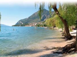 HOLIDAY APARTAMENTS, hotel v destinaci Desenzano del Garda