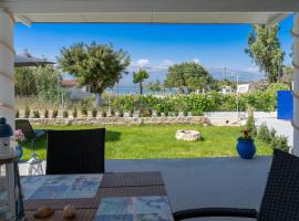 Blue Paradise Home, hotel vicino alla spiaggia a Marathi