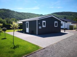 Ferienhaus MaLeFi 1 am Gülser Moselbogen, σαλέ σε Κόμπλεντς
