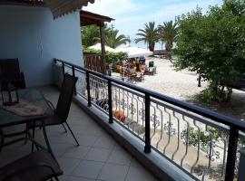 POPI 'S HOME, hotel v destinaci Skala Sotiros