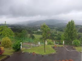 En la colina 2 Montañealde, hotel s parkiralištem u gradu 'Gamiz-Fika'
