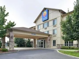 Comfort Inn & Suites McMinnville Wine Country