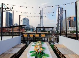 Tropical Summer Hostel โรงแรมในกรุงเทพมหานคร