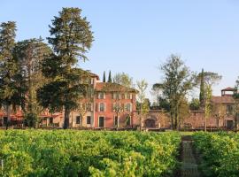 Château Saint Roux Le Luc-Le Cannet des Maures, מלון בלה קאנה-דה-מור