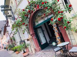 Altstadt Hotel Glockenhof: Eltville şehrinde bir otel