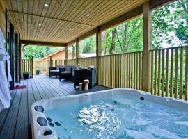 Cedar Lodge, South View Lodges, Exeter, hotel in Exeter