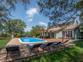 Villa Mira, hotel in Umag
