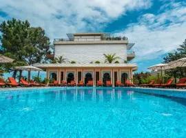 Luxury Apartment in Dreamland Oasis