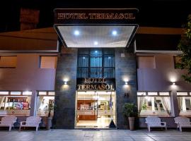 Hotel Termasol, hotell i Termas de Río Hondo