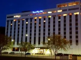 Capital Plaza Hotel