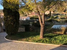 LA BASTIDE DU GINESTE - Lemon, hotel v destinaci Flayosc