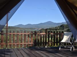 Podere di Maggio - Glamping tent 3, хотел в Санта Фиора