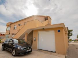 Apartman Eva, hotel sa Vrsi