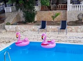 A & A Luxury Guest House