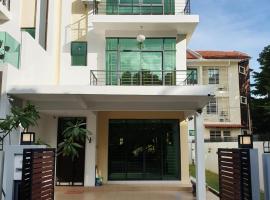 De Nest Holiday home, hotel v destinaci Bayan Lepas