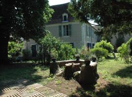 Le Nid des Oiseaux, hotel i Cubjac-Auvézère-Val d'Ans