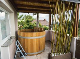 Apartment Ma&Ja with Hot Tub, hotel s&nbsp;v&iacute;řivkou v destinaci Metlika