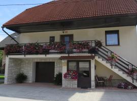 D-D, Hotel in Bovec