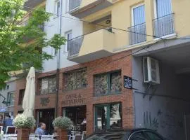 Lux Place Apartments Downtown