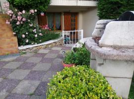 appartement type f2 proche PARIS 25 KM, hotel near Domont-Montmorency Golf Course, Andilly