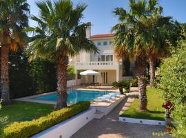 Luxury Villa Anavissos, מלון יוקרה באנביסוס