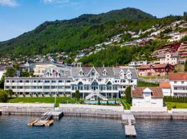 Hofslund Fjord Hotel, hotel di Sogndal