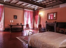 Villa Cantoni, hotel dengan parking di Gropello Cairoli