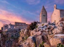 Apartman DINKO, beach hotel in Lubenice