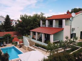 Villa Marina, hotel in Ražanj