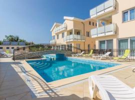 Funtana Appartements an der 1 Reihe vom Meer, khách sạn ở Funtana
