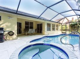 Serene & Attractive Heated Pool Spa Home, hotel with parking in Estero