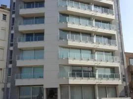 Studio Raversijde with Sea View