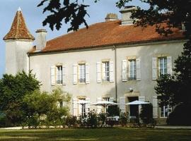 Logis Le Château De Projan, hotel 