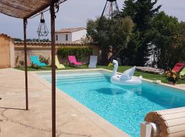 Gîte des Figuiers - 2 hébergements - piscine, jacuzzi, parking, apartment in Roquebrune-sur-Argens