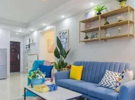 Locals Guesthouse (Haikou Baishamen park Branch)