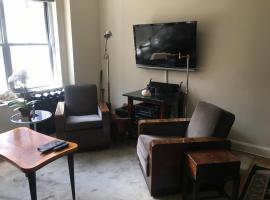 Upscale, large, high-ceilings, mid-town doorman NYC apartment centrally located, apartment in New York