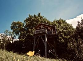 Aura Cabana - Cabane spa perchée à 6 m de haut, Hotel in Saint-André-dʼOlérargues