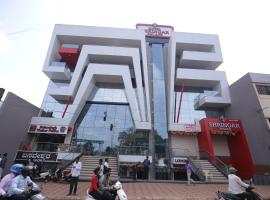 ํ๋ธ๋ฆฌ์ ์์นํ ํธํ
HOTEL SHRINGAR PALACE