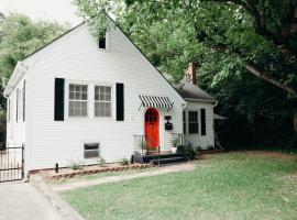 The Paddock Luxury Vacation Home, hotel en Hot Springs