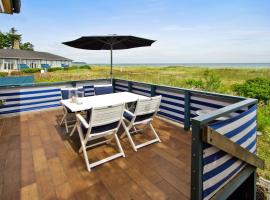 Skærven Beachfront Apartments and Cottage, hytte i Nyborg