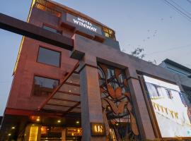 Hotel Winway โรงแรมใกล้สนามบินเดวีอาฮิลยาไบ ฮอลการ์ - IDRในอินดอร์