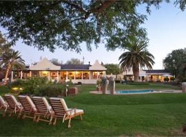 Thylitshia Villa Country Guest House, hotel in zona Gamkaberg Nature Reserve, Oudtshoorn