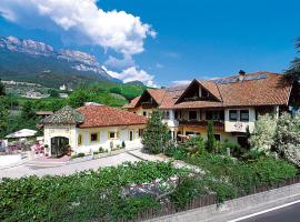 Hotel Unterrain, hotel em Appiano sulla Strada del Vino