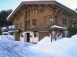 Chalets de Julie, serviced apartment in Megève